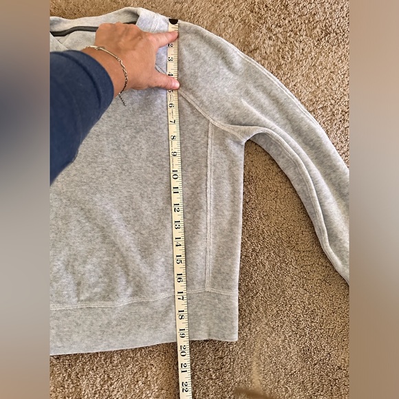 🚫Sold🚫 Lululemon Every Moment Crew - Picture 6 of 8